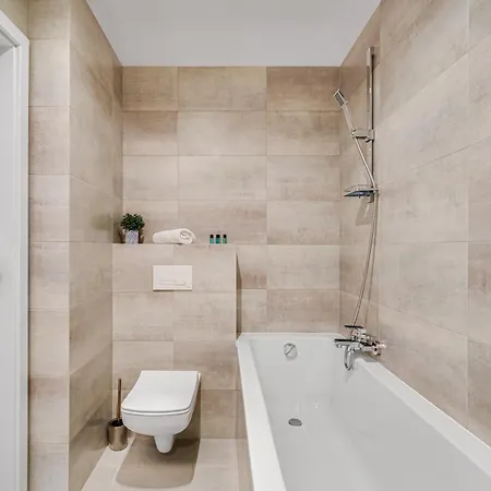 Prime Time - 24h Check -in - Parking W Cenie Vratislav